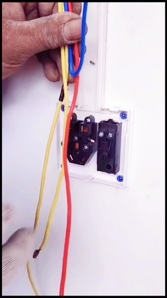 農(nóng)村女水電工的門簾